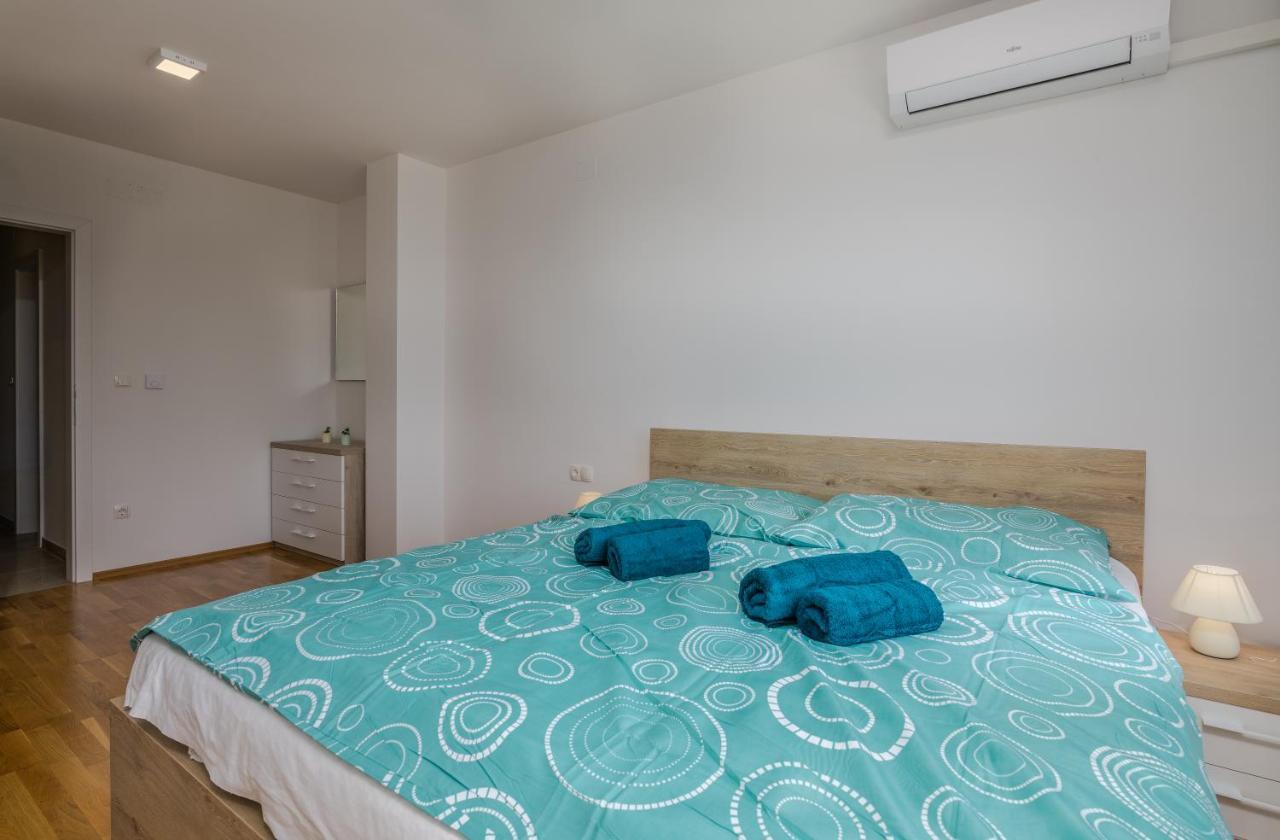 Appartment Divine Krk Town Esterno foto
